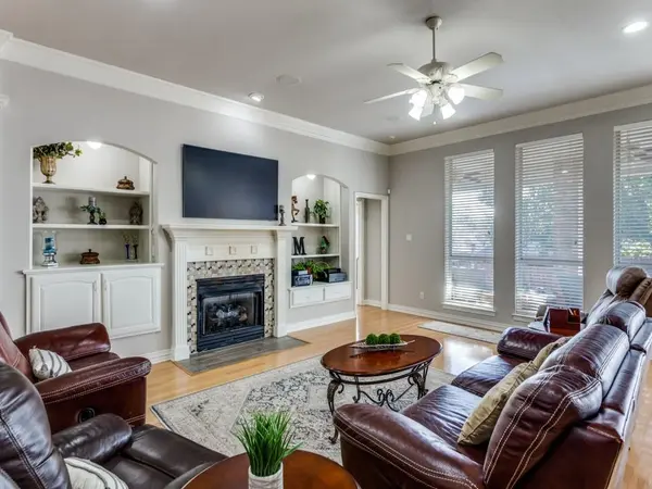 405 Shenandoah Drive, Burleson, TX 76028