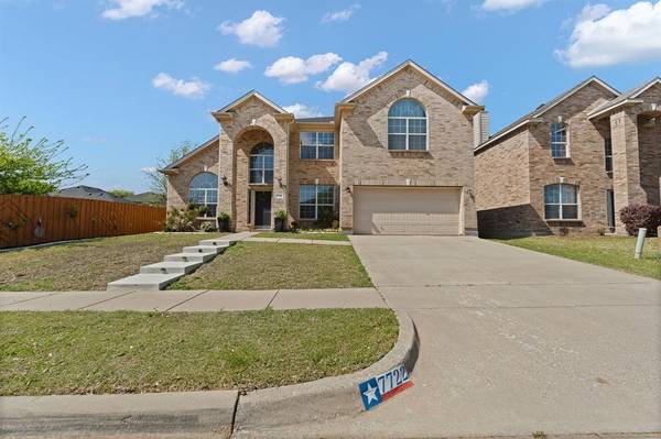7722 Labrador Drive, Arlington, TX 76002