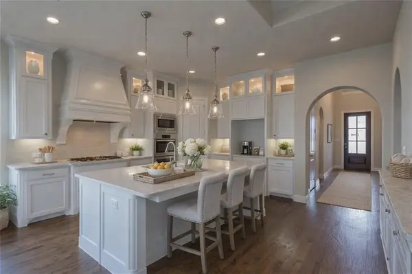 703 Thoroughbred Avenue, Frisco, TX 75036