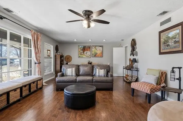 6720 Cumberland Road, Fort Worth, TX 76116