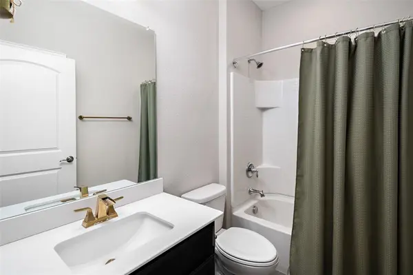 2401 Olivia Lane, Little Elm, TX 75068