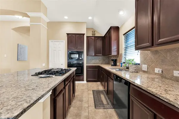 512 Turnstone Drive, Little Elm, TX 75068