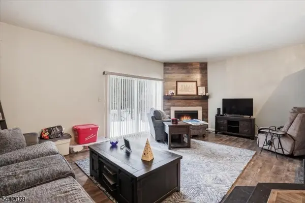 76 Hickory Way, Mount Arlington Boro, NJ 07856