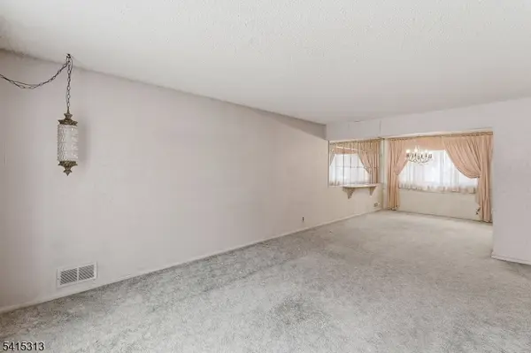 137 Voorhees St, Teaneck Twp., NJ 07666