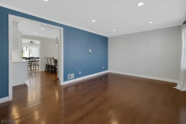 76 Farmingdale Ave, Bloomfield Twp., NJ 07003