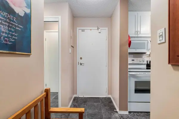 723 57 AVE SW #310, Calgary, AB T2V4Z3