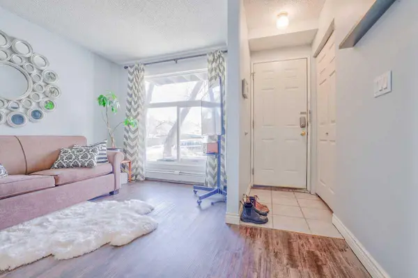 3820 Parkhill PL SW #2, Calgary, AB T2S 2W7