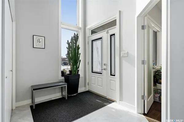 4822 Green View CRESCENT E, Regina, SK S4V 3P2