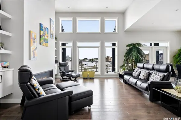 4822 Green View CRESCENT E, Regina, SK S4V 3P2