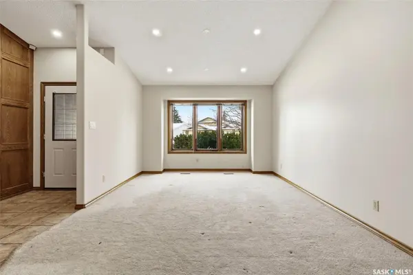 3234 Wascana GLEN, Regina, SK S4V 2L6