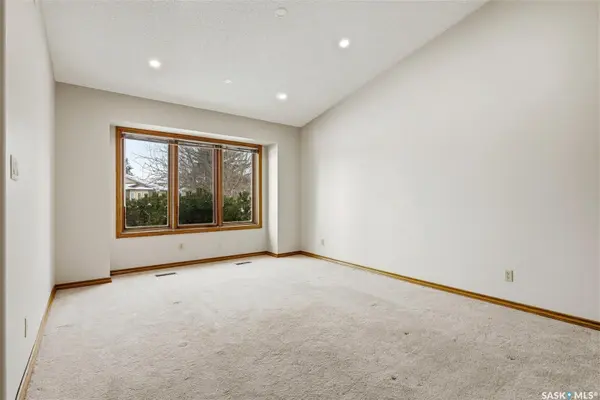 3234 Wascana GLEN, Regina, SK S4V 2L6