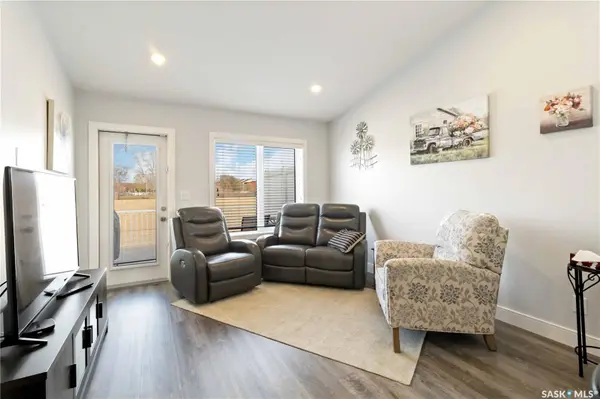 3214 11th STREET #14, Saskatoon, SK S7M 5G3