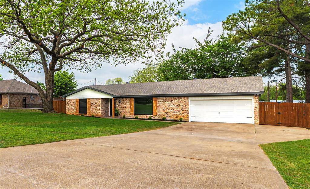 2004 Tarver Road, Burleson, TX 76028