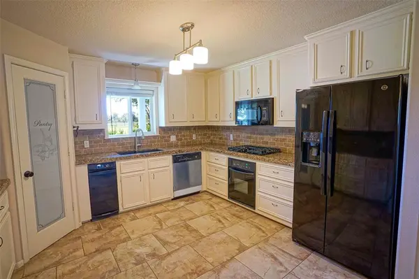 15991 Highway 30, Richards, TX 77873