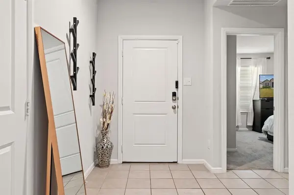 228 Abingdon Street, Azle, TX 76020