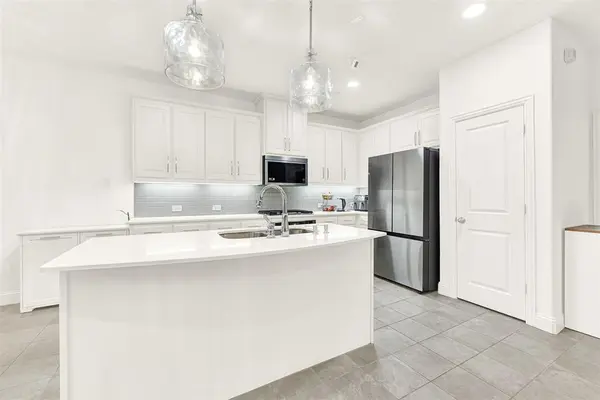 108 Canonbury Drive, Lewisville, TX 75067