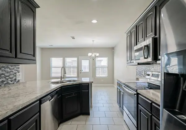 312 Emerald Creek Drive, Fort Worth, TX 76131