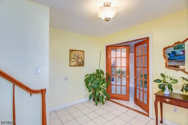 49 Ernston Rd, Sayreville Boro, NJ 08859