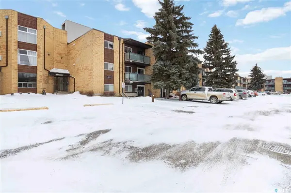 415 Tait COURT #305, Saskatoon, SK S7H 5L3