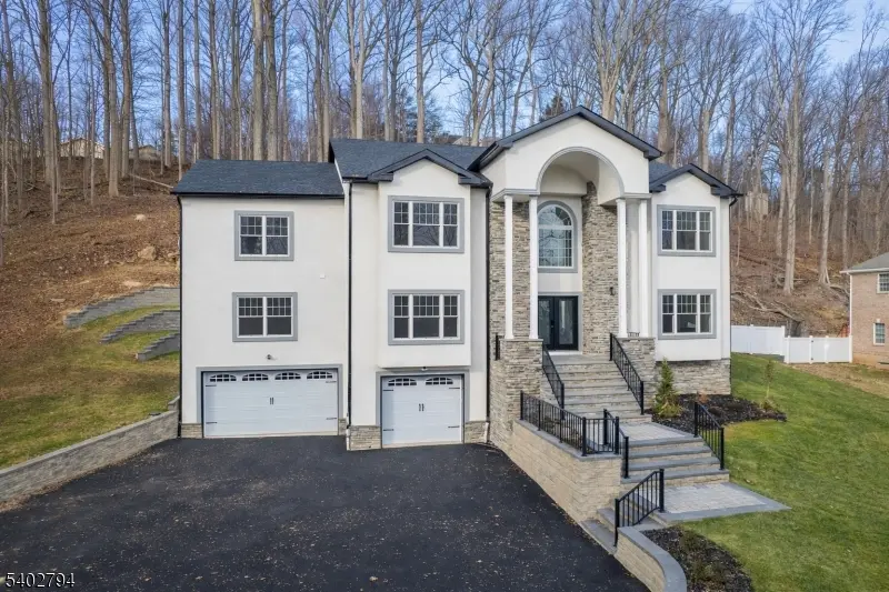 79 Park Pl, Watchung Boro, NJ 07069