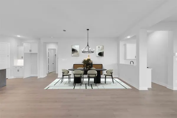 2085 Pine Grove Lane, Arlington, TX 76005