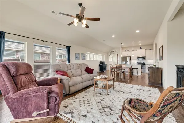 548 Hay Meadow Drive, Waxahachie, TX 75165