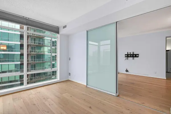 215 13 AVE SW #1901, Calgary, AB T2R 0V6