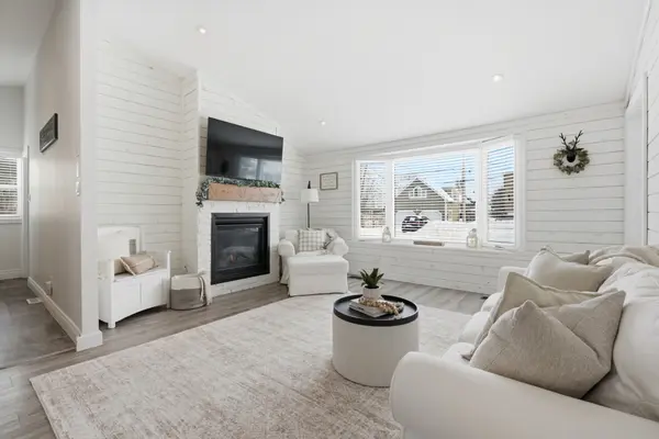 920 Barry AVE, Innisfil, ON L0L 1W0