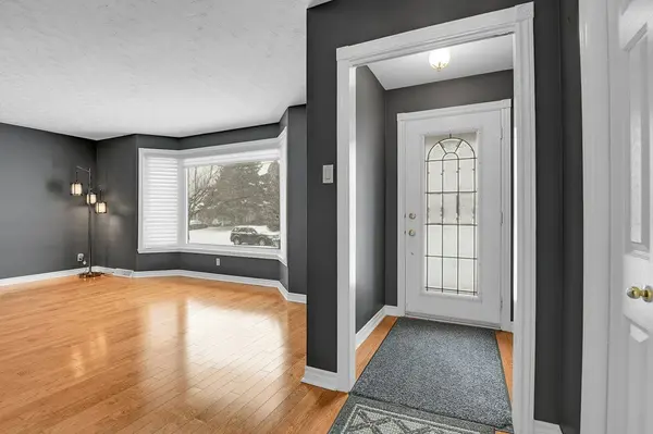 784 Iroquois DR, Cornwall, ON K6H 5C5