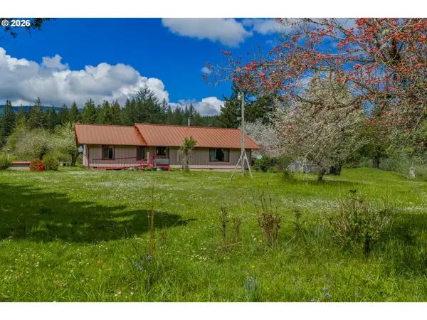 60192 FAIRVIEW RD, Coquille, OR 97423