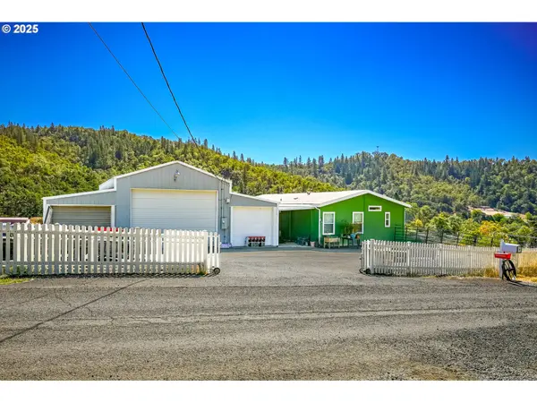 1745 Rifle Range RD, Roseburg, OR 97470