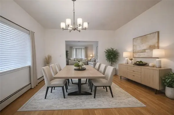 735 Woodrow RD, New York, NY 10312