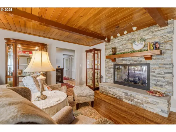 2820 MARYLAND ST, Longview, WA 98632