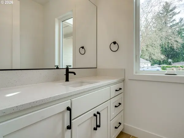 1690 16TH ST, West Linn, OR 97068