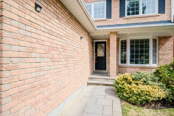 1111 Deer RUN, Mississauga, ON L5C 3P7