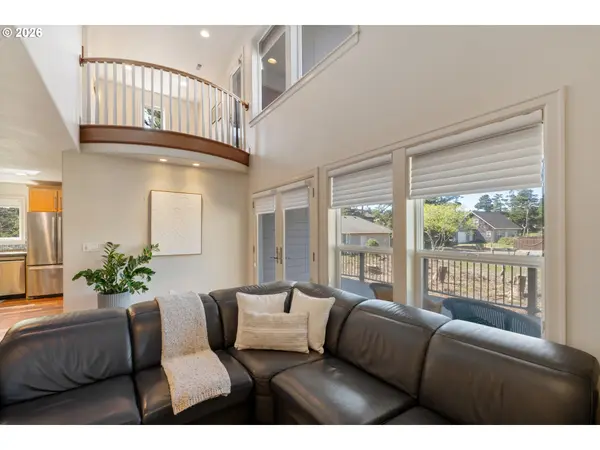 17460 OLD PACIFIC HWY, Rockaway Beach, OR 97136