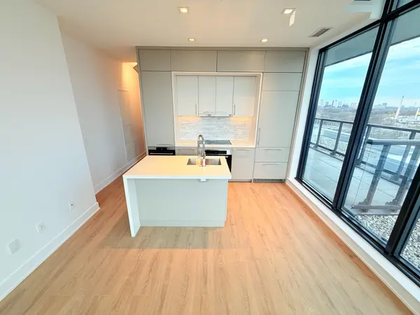 29 Green Trail CT #810, Toronto C15, ON M2K 0J9