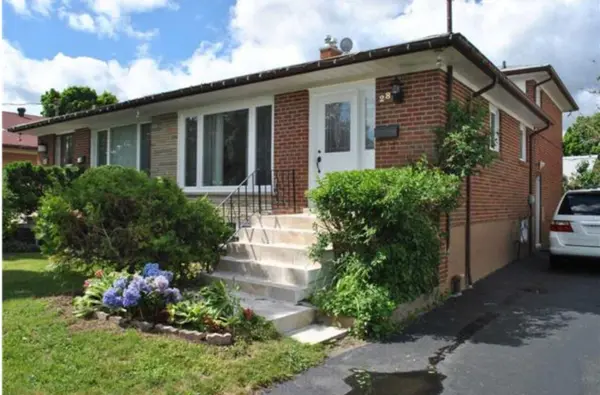 28 Roywood DR, Toronto C13, ON M3A 2C6