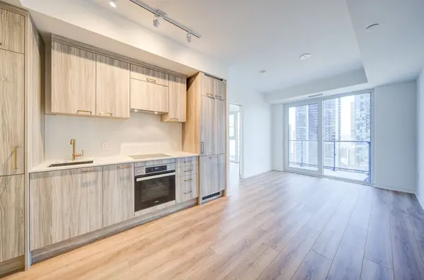 634 Church ST #2008, Toronto C08, ON M4Y 0G9