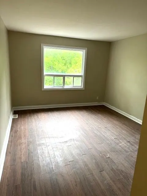 1254 Dorchester AVE E #5, Carlington - Central Park, ON K1Z 8E6