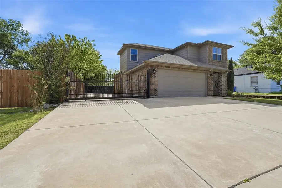 637 S Redford Lane, White Settlement, TX 76108