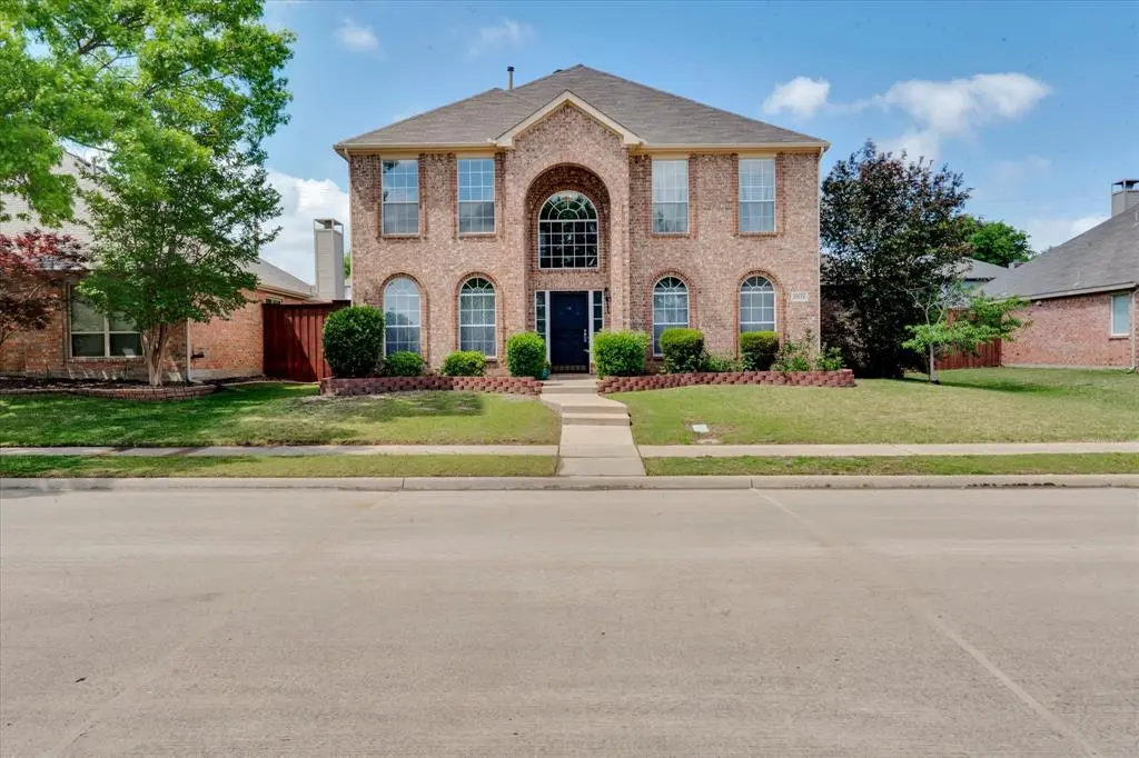 2071 Sunset Lane, Lewisville, TX 75067
