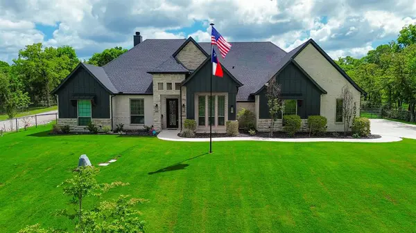 1007 Glenoaks Drive, Weatherford, TX 76088