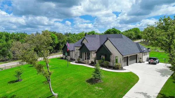 1007 Glenoaks Drive, Weatherford, TX 76088