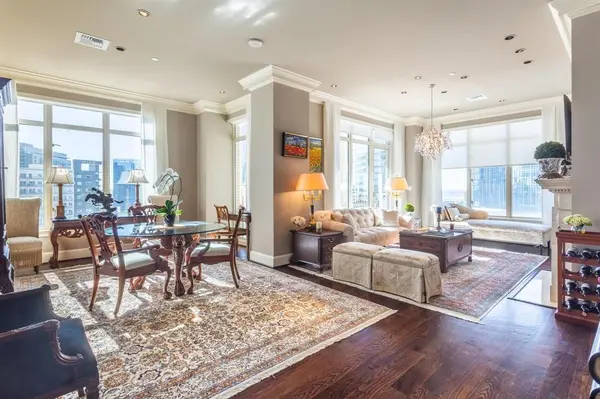 2525 N PEARL Street #1105, Dallas, TX 75201