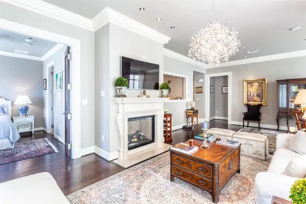 2525 N PEARL Street #1105, Dallas, TX 75201