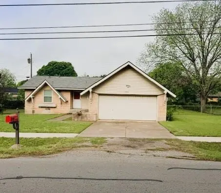 1421 N 9th Street, Midlothian, TX 76065