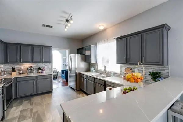 2071 Sunset Lane, Lewisville, TX 75067