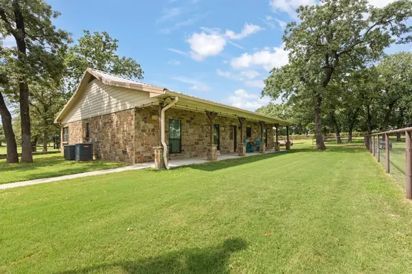 1338 Fm 67, Covington, TX 76636