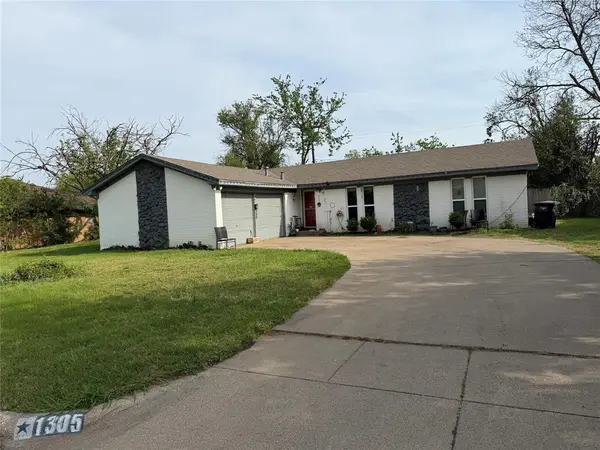 1305 Pinehurst Drive, Fort Worth, TX 76134